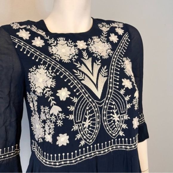 French Connection 'Kiko' Embroidered Crepe Babydoll Dress Size 2 - Picture 2 of 16